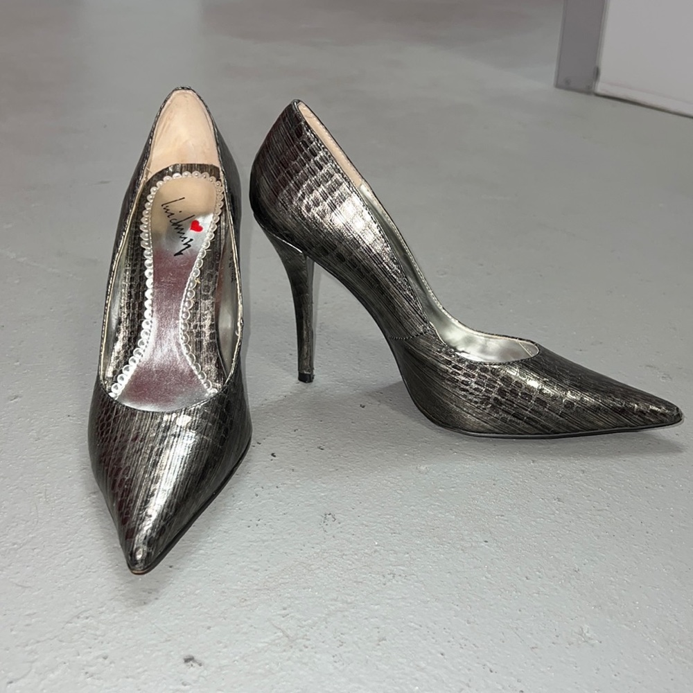 (2$25)Snake skin slate silver pointy heels